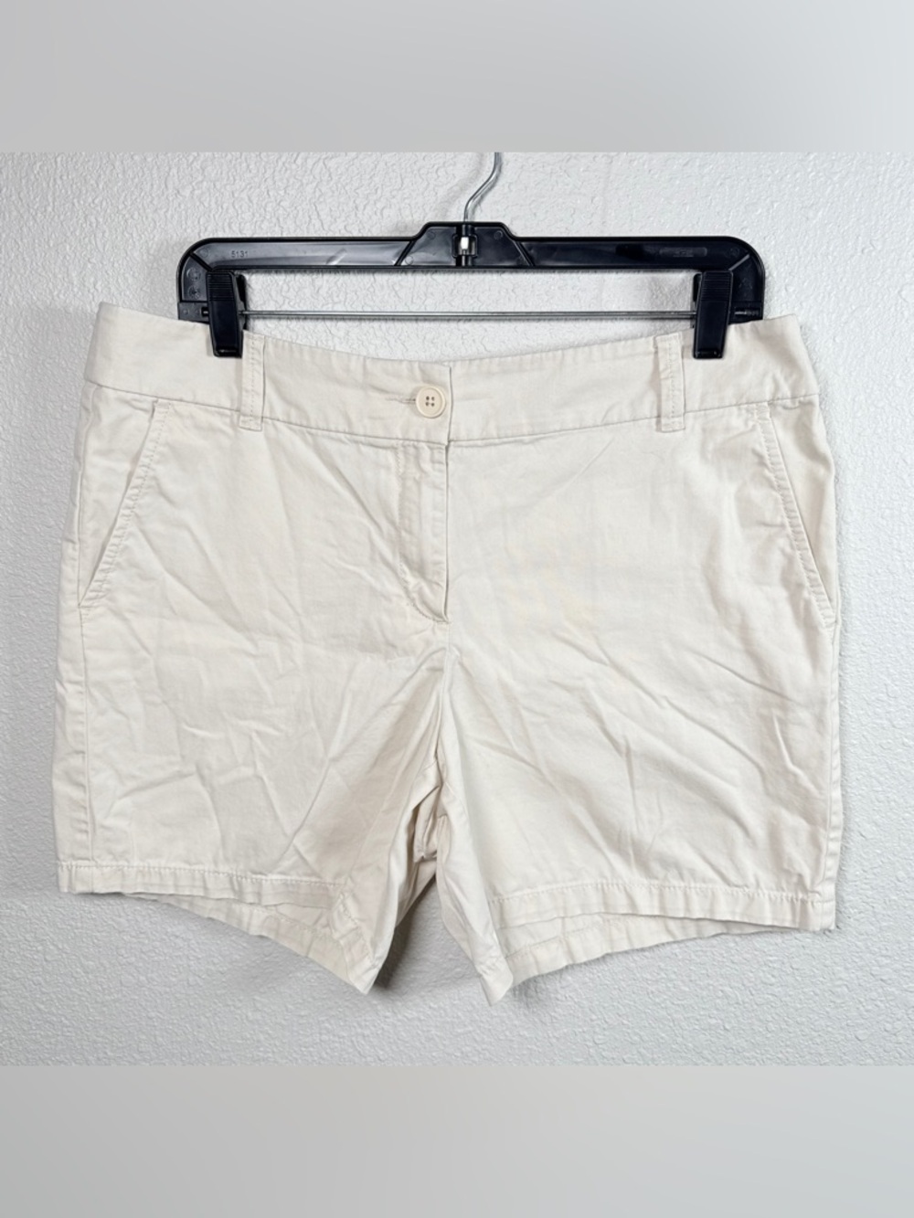 LOFT Cream Mid-Rise Cotton Shorts